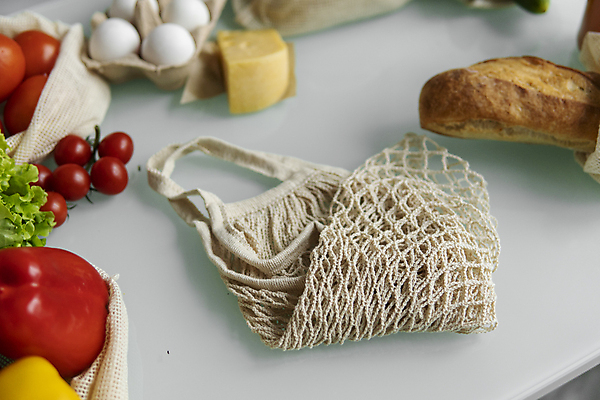 포토 JPG 해외이미지 빵 토마토 방울토마토 치즈 파프리카 실내 사람없음 아웃포커스 자연보호 주방 계란 그린캠페인 흰배경 에코 친환경 친환경제품 제로웨이스트 네트백 해외포토 음식 캠페인 백그라운드 채소 가방 자연 유제품 촬영기법 내부 환경 알 흰색 보호 사회이슈 파일형식 이미지허브