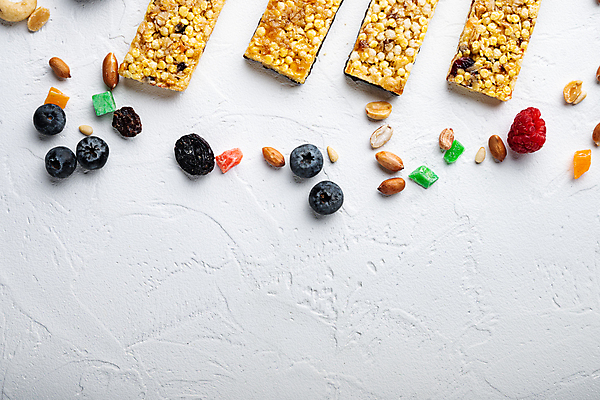 포토 JPG 해외이미지 실내 사람없음 견과류 달콤 흰배경 블루베리 산딸기 땅콩 건강식품 블랙베리 에너지바 카피스페이스 해외포토 음식 백그라운드 과일 건강 내부 공백 흰색 맛 파일형식 이미지허브