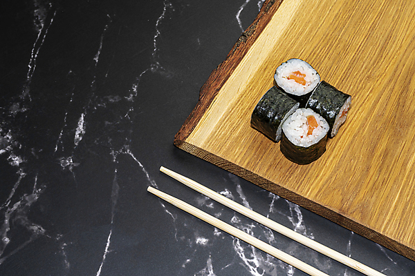 포토 JPG 해외이미지 전통 아시아 백그라운드 다이어트 부분 건강 어류 요리 동양인 사람없음 빨간색 유행 식당 계란 일본 식사 저녁식사 초밥 흰색 잡기 바 닫기 먹기 장어 준비 흰배경 퓨전 날것 롤 캘리포니아 서빙 점심식사 넘어짐 앙트레 캐비아 해외포토 나라 컬러 식재료 모션 인종 상점 알 미국 수중동물 일본음식 파일형식 이미지허브