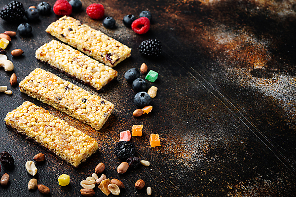 포토 JPG 해외이미지 바닥 실내 사람없음 달콤 블루베리 산딸기 땅콩 건강식품 블랙베리 에너지바 카피스페이스 해외포토 음식 과일 건강 내부 공백 견과류 맛 파일형식 이미지허브