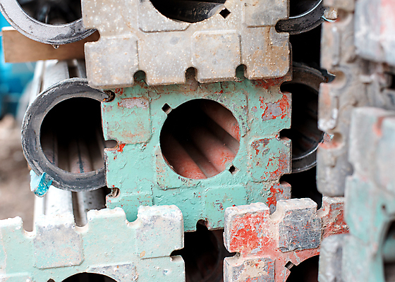 포토 JPG 해외이미지 디자인 산업 벽 백그라운드 패턴 건축양식 추상 벽돌 사람없음 빨간색 금속 장비 흰색 업무 철 질감 튜브 판 알루미늄 옛날 해외포토 건축 컬러 무늬 재질 작업 파일형식 이미지허브