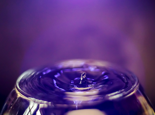 포토 JPG 해외이미지 모양 물결 음료 파도 백그라운드 자연 추상 건강 사람없음 컵 가로 물 파란색 뷰티 반사 환경 거품 젖음 에너지 추위 물방울 신선 원형 투명 액체 떨어짐 빗방울 순수 충격 고립 잔물결 터키석 스플래쉬 카피스페이스 완전 해외포토 자연요소 도형 식기 바다 컬러 컨셉 무늬 공백 비_날씨 보석 생태계 파일형식 이미지허브