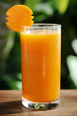 포토 JPG 해외이미지 주간 잔 사람없음 야외 아웃포커스 장식 당근 꽂음 건강식 당근주스 디톡스 해외포토 자연요소 식기 음식 뿌리채소 촬영기법 건강 야채주스 파일형식 이미지허브