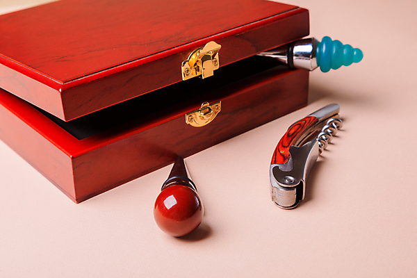 포토 JPG 해외이미지 직업 나선형 선물 사람없음 목재 빨간색 빛 세트 상자 갈색 금속 저녁식사 뚜껑 마개 기구 공구 나사 칼 우아함 은색 나무상자 수집 오브젝트 작업도구 코르크 원뿔 조립 와인오프너 궤 뽑기 철강 해외포토 도형 나무 컬러 컨셉 무늬 재료 재질 식사 도구 병따개 파일형식 이미지허브