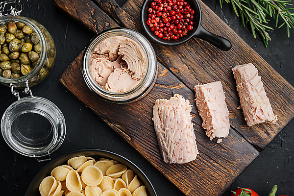 포토 JPG 해외이미지 음식 조각 재료 검은배경 육류 어류 사람없음 캔 참치 해산물 준비 통조림 병조림 해외포토 백그라운드 식재료 검은색 수중동물 파일형식 이미지허브