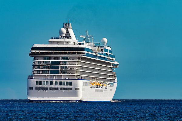 포토 JPG 해외이미지 주간 바다 항해 사람없음 야외 큼 유람선 크루즈 해외포토 자연요소 배_교통 크기 파일형식 이미지허브