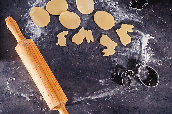 포토 JPG 해외이미지 손 음식 빵 크리스마스 탁자 부활절 주택 피자 요리 사람없음 쿠키 케이크 주방 빵집 굽기 준비 반죽 만들기 롤 레시피 시트 밀가루반죽 제빵사 페스츄리 핸드메이드 해외포토 직업 기념일 가구 모션 디저트 패스트푸드 서양음식 건물 신체부위 상점 구이 파일형식 이미지허브