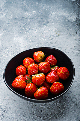 포토 JPG 해외이미지 그릇 딸기 사람없음 빨간색 공백 해외포토 식기 컬러 과일 파일형식 이미지허브