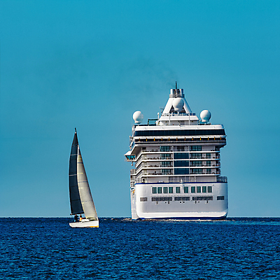 포토 JPG 해외이미지 주간 바다 요트 항해 사람없음 야외 큼 유람선 크루즈 해외포토 자연요소 배_교통 크기 파일형식 이미지허브