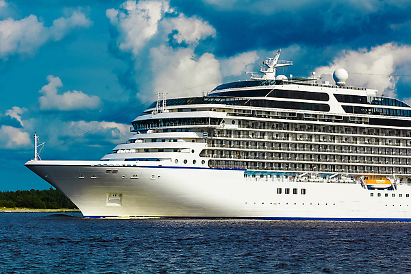 포토 JPG 해외이미지 주간 구름 바다 항해 사람없음 야외 큼 유람선 크루즈 해외포토 자연요소 배_교통 크기 파일형식 이미지허브