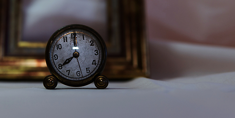 포토 JPG 해외이미지 디자인 종이 안경 시계 백그라운드 비즈니스 텍스트 탁자 휴가 주택 프레임 미술 팜플렛 사람없음 목재 장식 책 숫자 우주 금속 봄 공백 수확 골동품 시간 잠 업무 메시지 확대 손목시계 향수 질감 복고 그런지 깃털펜 놋쇠 조언 카운트다운 해외포토 나무 문자 잡화 계절 가구 농업 재료 장신구 재질 문화예술 건물 펜 화장품 작업 파일형식 이미지허브