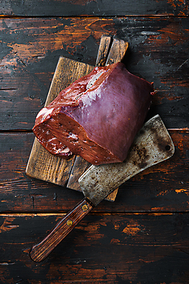 포토 JPG 해외이미지 사람없음 소고기 식칼 나무도마 소간 해외포토 주방용품 도마 육류 목재 파일형식 이미지허브