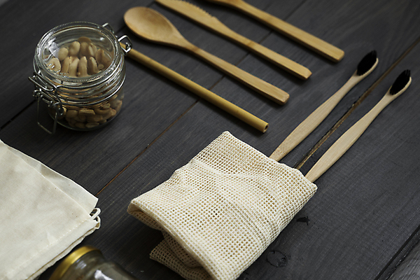 포토 JPG 해외이미지 포크 유리병 사람없음 숟가락 솔 그물 나이프 대나무 향신료 오브젝트 에코 친환경 재활용품 친환경제품 대나무칫솔 대나무빨대 해외포토 나무 식기 병_용기 수저 빨대 환경 재활용 칼 칫솔 향미료 파일형식 이미지허브