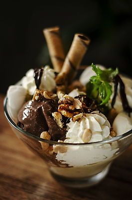 포토 JPG 해외이미지 음식 아이스크림 디저트 사람없음 장식 컬러풀 과자 초콜릿 얼음 견과류 신선 발표 사발 우아함 달콤 크림 유기농 토핑 내추럴 바닐라 젤라또 특별함 세련 해외포토 자연요소 웰빙 컬러 컨셉 사기그릇 맛 파일형식 이미지허브