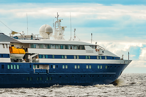 포토 JPG 해외이미지 주간 바다 항해 사람없음 야외 큼 유람선 크루즈 해외포토 자연요소 배_교통 크기 파일형식 이미지허브