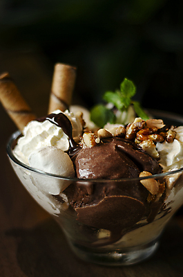 포토 JPG 해외이미지 음식 아이스크림 디저트 사람없음 장식 컬러풀 과자 초콜릿 얼음 견과류 신선 발표 사발 우아함 달콤 크림 유기농 토핑 내추럴 바닐라 젤라또 특별함 세련 해외포토 자연요소 웰빙 컬러 컨셉 사기그릇 맛 파일형식 이미지허브