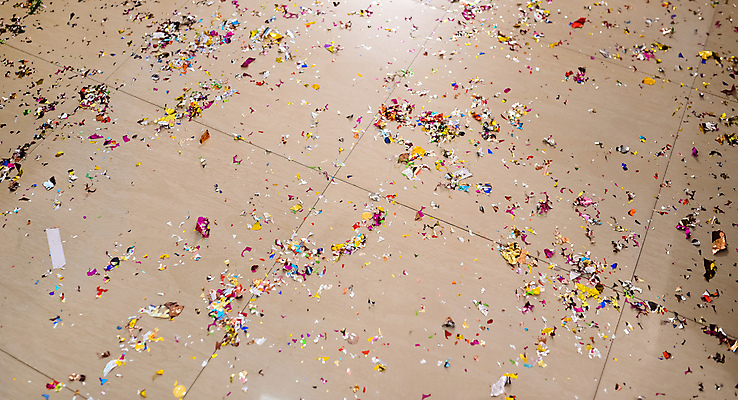 포토 JPG 해외이미지 라이프스타일 기념일 남자 백그라운드 크리스마스 휴가 바닥 주택 기념 프레임 실내 사람 이벤트 사람없음 장식 친구 빛 컬러풀 파티 축제 카펫 축하 생일 화려 폭발 순수 꽃가루 다인종 다민족 마지막 정리함 헬프 파케트 해외포토 컬러 컨셉 관계 인종 내부 건물 생활 도움 가루 파일형식 이미지허브