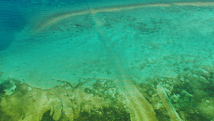 포토 JPG 해외이미지 파도 바다 섬 여행 백그라운드 자연 표면 휴가 안테나 사람없음 야외 물 파란색 만 투명 질감 암초 석호 내추럴 조감도 터키석 파라다이스 카피스페이스 해외포토 자연요소 컬러 통신 공백 보석 생태계 파일형식 이미지허브