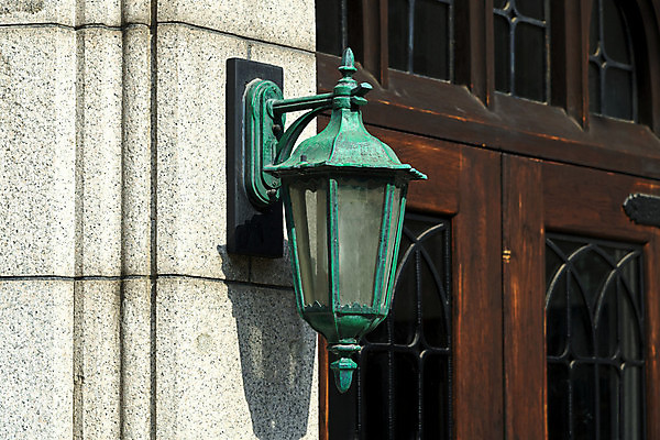 포토 JPG 해외이미지 디자인 유럽 산업 도로 벽 여행 백그라운드 가로등 건축양식 창문 유리 조명 거리 따뜻함 풍경 사람없음 야외 장식 초록색 빛 도시풍경 문 금속 맑음 힘 수확 바위 램프 기둥 도시 철 타일 묘사 청동 타운 옛날 스타일 해외포토 공공시설 건축 나라 길 컬러 농업 교통시설 재질 날씨 돌_바위 파일형식 이미지허브