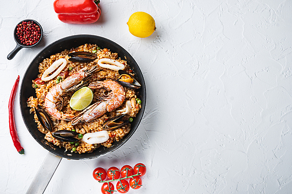 포토 JPG 해외이미지 접시 백그라운드 방울토마토 고추 밥 새우 파프리카 사람없음 전통음식 프라이팬 레몬 해산물 흰배경 홍합 스페인요리 통후추 파에야 카피스페이스 해외포토 전통 식기 음식 토마토 채소 과일 주방용품 어패류 서양음식 갑각류 공백 흰색 스페인 후추 파일형식 이미지허브