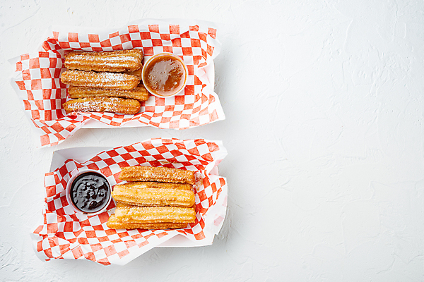 포토 JPG 해외이미지 디저트 실내 사람없음 하이앵글 흰배경 츄러스 카피스페이스 해외포토 음식 뷰포인트 백그라운드 내부 공백 흰색 파일형식 이미지허브