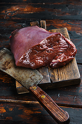 포토 JPG 해외이미지 사람없음 소고기 식칼 나무도마 소간 해외포토 주방용품 도마 육류 목재 파일형식 이미지허브