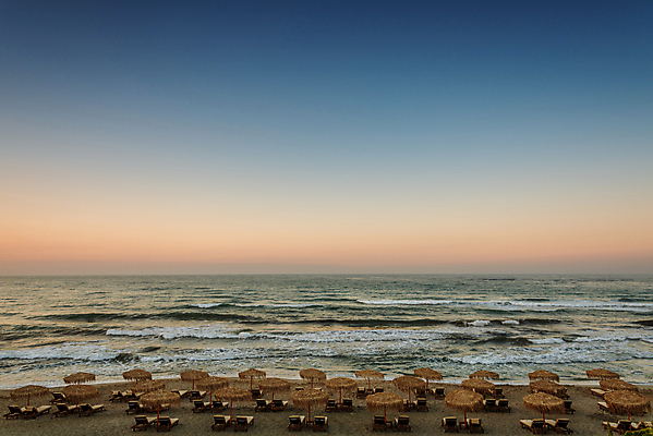 포토 JPG 해외이미지 유럽 모래 바다 섬 여행 의자 우산 자연 하늘 휴가 휴식 사람없음 야외 물 파란색 햇빛 노란색 맑음 침묵 놀람 만 휴게실 그리스 선베드 양산 동쪽 석호 터키석 해외포토 자연요소 감정 나라 컬러 가구 컨셉 날씨 표정 태양 소리 보석 방향 생태계 파일형식 이미지허브