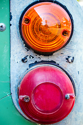 포토 JPG 해외이미지 백그라운드 오렌지 교통시설 자동차 사람없음 빨간색 빛 금속 수확 램프 원형 클래식 닫기 브레이크 묘사 꼬리 짐차 그만 옛날 스타일 해외포토 도형 육상교통 컬러 교통 컨셉 농업 과일 모션 재질 조명 시설 파일형식 이미지허브