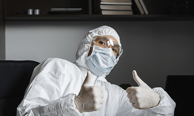 포토 JPG 해외이미지 백인 라이프스타일 여자 얼굴 장갑 인터넷 비즈니스 통신 주택 건강 가면 안전 사람 정장 사람없음 노트북 컴퓨터 사무실 약 공책 고통 흰색 긴급 업무 투명 호흡기관 바이러스 보호 질병 위험 감염 고립 전염병 해외포토 서양인 잡화 옷 감정 컬러 컨셉 의학 문구용품 건물 생활 신체부위 전자제품 작업 장기_의학 파일형식 이미지허브