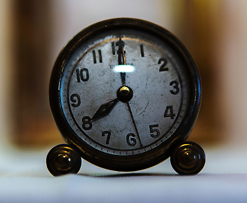 포토 JPG 해외이미지 손 디자인 행복 포스터 별 시계 백그라운드 컨셉 겨울 일러스트 비즈니스 휴가 화살 새로움 프레임 미술 사람없음 장식 빛 숫자 노란색 금속 수확 골동품 흰색 시간 원형 신용카드 황금 클래식 야간 연도 심볼 손목시계 오브젝트 복고 공포 다이얼 서명 타이머 고립 분 옛날 해외포토 자연요소 도형 문자 계절 감정 컬러 농업 장신구 재질 문화예술 신체부위 금융 파일형식 이미지허브