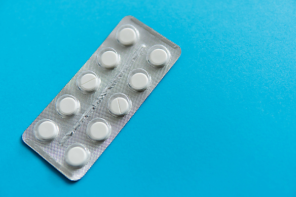 포토 JPG 해외이미지 백그라운드 포장 건강 사람없음 알약 약 은박지 파란배경 비타민제 카피스페이스 해외포토 의학 파란색 공백 비타민 파일형식 이미지허브