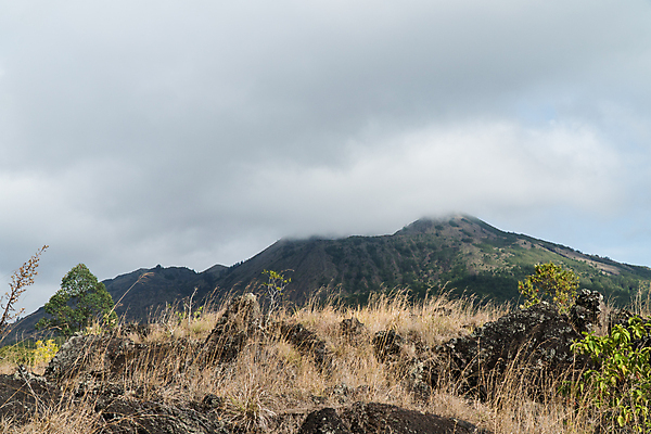 포토 JPG 해외이미지 구름 아시아 여행 자연 하늘 산 풍경 사람없음 초록색 숲 언덕 화산 발리 인도네시아 내추럴 절정 해외포토 자연요소 나라 컬러 섬 생태계 파일형식 이미지허브