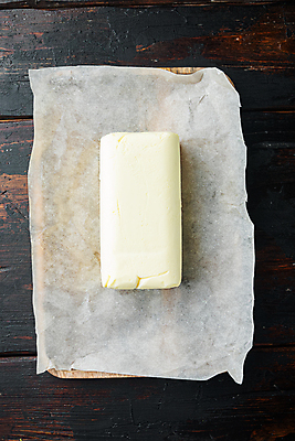 포토 JPG 해외이미지 식재료 실내 사람없음 하이앵글 버터 종이호일 나무배경 해외포토 뷰포인트 백그라운드 내부 파일형식 이미지허브