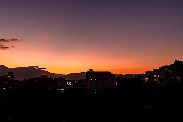 포토 JPG 해외이미지 아시아 하늘 산 주택 파노라마 동양인 사람없음 일몰 새벽 도시 군중 언덕 네팔 타운 스카이라인 카트만두 해외포토 자연요소 나라 촬영기법 사람 인종 건물 노을 파일형식 이미지허브