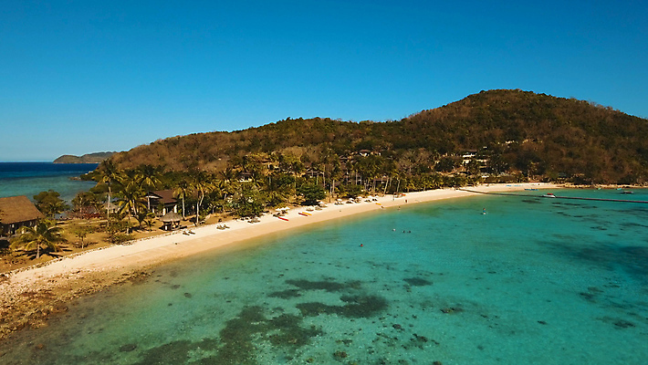 포토 JPG 해외이미지 나무 구름 아시아 바다 섬 여행 자연 휴가 산 손바닥 풍경 사람없음 목재 물 여름 파란색 컬러풀 햇빛 태양 뷰티 맑음 바위 만 열대우림 항공 장면 암초 석호 드론 조감도 터키석 파라다이스 해외포토 자연요소 식물 손 계절 나라 컬러 재료 날씨 돌_바위 숲 보석 생태계 파일형식 이미지허브