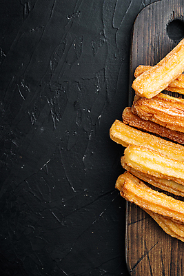 포토 JPG 해외이미지 백그라운드 사람없음 튀김 달콤 설탕 나무도마 츄러스 해외포토 음식 디저트 도마 목재 맛 파일형식 이미지허브