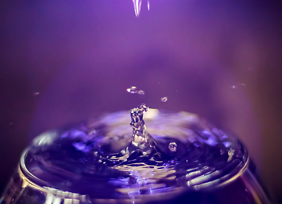 포토 JPG 해외이미지 모양 물결 음료 파도 백그라운드 자연 추상 건강 사람없음 컵 가로 물 파란색 뷰티 반사 환경 거품 젖음 에너지 추위 물방울 신선 원형 투명 액체 떨어짐 빗방울 순수 충격 고립 잔물결 터키석 스플래쉬 카피스페이스 완전 해외포토 자연요소 도형 식기 바다 컬러 컨셉 무늬 공백 비_날씨 보석 생태계 파일형식 이미지허브