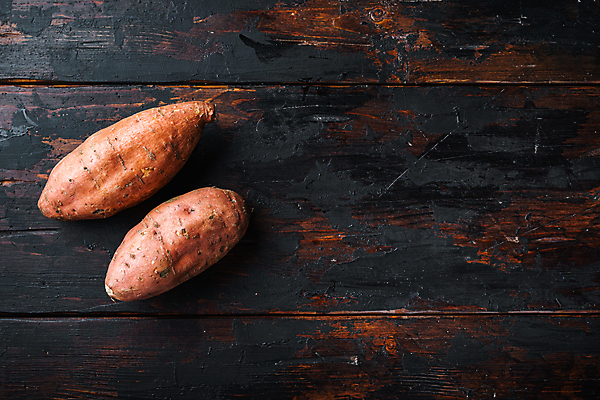 포토 JPG 해외이미지 실내 사람없음 두개 고구마 카피스페이스 나무배경 해외포토 백그라운드 2 뿌리채소 내부 공백 파일형식 이미지허브