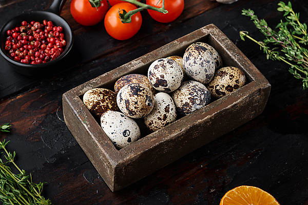 포토 JPG 해외이미지 식재료 방울토마토 실내 사람없음 나무상자 허브 담기 메추리알 메추리 통후추 나무배경 해외포토 식물 백그라운드 토마토 모션 내부 상자 알 후추 파일형식 이미지허브