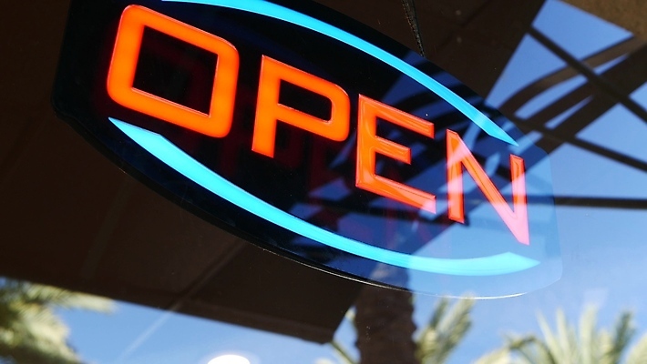 포토 JPG 해외이미지 배너 컨셉 비즈니스 텍스트 창문 유리 추상 간판 사람없음 내부 단어 빛 컬러풀 문 미국 황혼 오픈 닫기 야간 소프트포커스 시작 공지사항 환영 소매 타이틀 빛망울 강렬 광 마케팅 엘리먼트 레터링 유흥 해외포토 자연요소 문자 컬러 북아메리카 무늬 모션 재질 촬영기법 일몰 파일형식 이미지허브