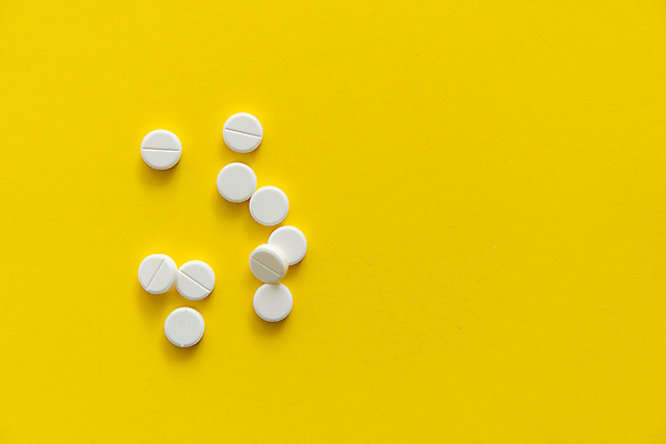 포토 JPG 해외이미지 백그라운드 건강 사람없음 알약 약 노란배경 비타민제 카피스페이스 해외포토 의학 노란색 공백 비타민 파일형식 이미지허브