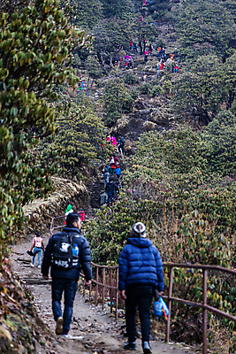 포토 JPG 해외이미지 전통 종교 문화 산 사람 마을 하이킹 사찰 영혼 오솔길 신성 네팔 타운 순례 순례자 힌두교 해외포토 아시아 길 종교건축 레저 도시 파일형식 이미지허브