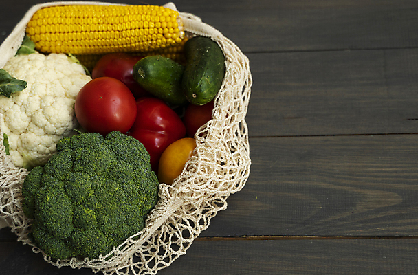 포토 JPG 해외이미지 토마토 오이 파프리카 실내 옥수수 사람없음 자연보호 그린캠페인 브로콜리 에코 친환경 친환경제품 컬리플라워 제로웨이스트 나무배경 네트백 해외포토 캠페인 백그라운드 채소 가방 자연 곡류 내부 환경 보호 사회이슈 파일형식 이미지허브
