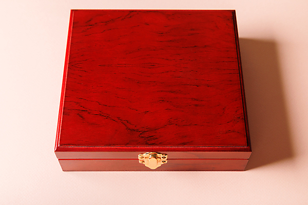 포토 JPG 해외이미지 직업 나선형 선물 사람없음 목재 빨간색 빛 세트 상자 갈색 금속 저녁식사 뚜껑 마개 기구 공구 나사 칼 우아함 은색 나무상자 수집 오브젝트 작업도구 코르크 원뿔 조립 와인오프너 궤 뽑기 철강 해외포토 도형 나무 컬러 컨셉 무늬 재료 재질 식사 도구 병따개 파일형식 이미지허브