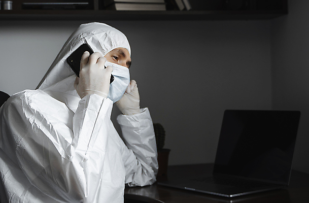 포토 JPG 해외이미지 백인 라이프스타일 남자 얼굴 장갑 인터넷 비즈니스 통신 주택 건강 가면 안전 사람 정장 사람없음 스마트폰 컴퓨터 사무실 약 공책 고통 흰색 긴급 업무 투명 호흡기관 바이러스 보호 질병 위험 감염 고립 전염병 해외포토 서양인 잡화 옷 감정 컬러 컨셉 의학 문구용품 건물 생활 신체부위 전자제품 핸드폰 스마트기기 작업 장기_의학 파일형식 이미지허브