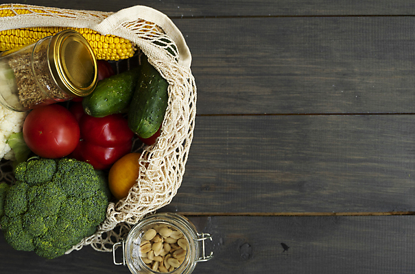 포토 JPG 해외이미지 토마토 유리병 오이 파프리카 실내 옥수수 사람없음 하이앵글 자연보호 그린캠페인 브로콜리 에코 친환경 땅콩 친환경제품 컬리플라워 제로웨이스트 나무배경 네트백 해외포토 캠페인 뷰포인트 백그라운드 채소 가방 자연 병_용기 곡류 내부 환경 견과류 보호 사회이슈 파일형식 이미지허브