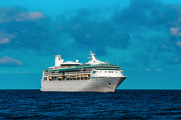 포토 JPG 해외이미지 주간 구름 바다 항해 사람없음 야외 큼 유람선 크루즈 해외포토 자연요소 배_교통 크기 파일형식 이미지허브