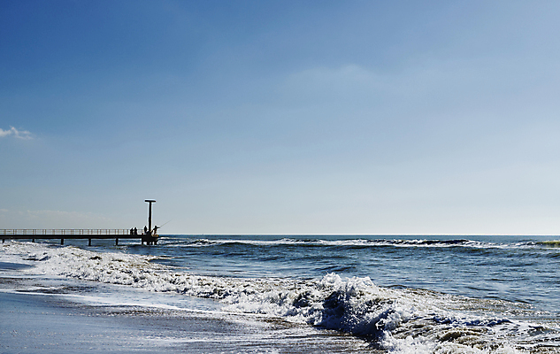 포토 JPG 해외이미지 외관 실루엣 유럽 파도 바다 여행 백그라운드 하늘 낚시 휴가 휴식 파노라마 사람 풍경 사람없음 야외 물 파란색 햇빛 태양 항구 맑음 지중해 스카이라인 카피스페이스 해외포토 자연요소 나라 컬러 컨셉 교통시설 레저 날씨 촬영기법 공백 파일형식 이미지허브
