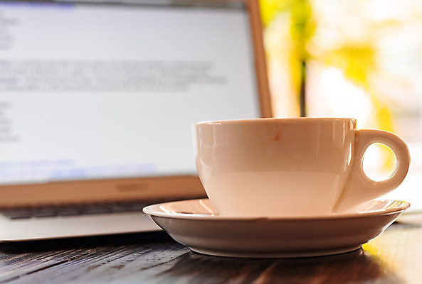 포토 JPG 해외이미지 직업 라이프스타일 교육 커피 음료 백그라운드 컨셉 비즈니스 통신 탁자 직장 사람없음 목재 컵 노트북 컴퓨터 사무실 펜 상점 디지털 스크린 모니터 쪽지 공책 공백 카페 흰색 키보드 잡지 책상 상담 그림 전자 카메라렌즈 소프트웨어 목업 해외포토 나무 식기 컬러 가구 회사 재료 문구용품 생활 간행물 전자제품 필기구 카메라 파일형식 이미지허브