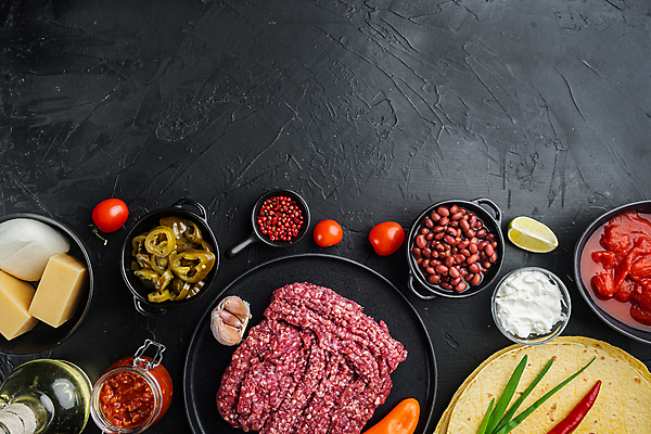 포토 JPG 해외이미지 식재료 검은배경 치즈 콩 쟁반 실내 샌드위치 사람없음 준비 멕시코음식 다진고기 살사소스 토르티야 할라피뇨 다짐육 카피스페이스 케사디야 해외포토 음식 백그라운드 고추 유제품 곡류 서양음식 육류 내부 검은색 공백 소스_음식 파일형식 이미지허브